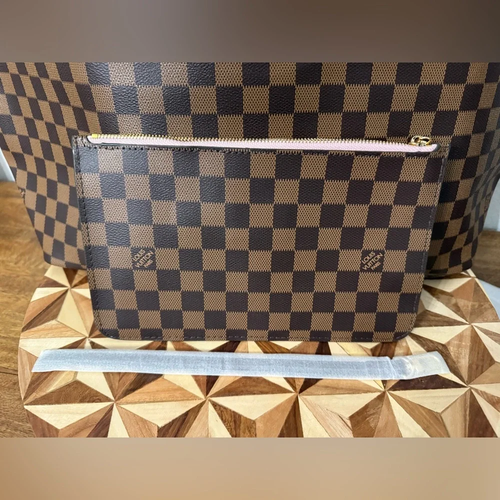 LV - Large Neverfull Brown Checkered Tote Bag - Picture 6 of 8